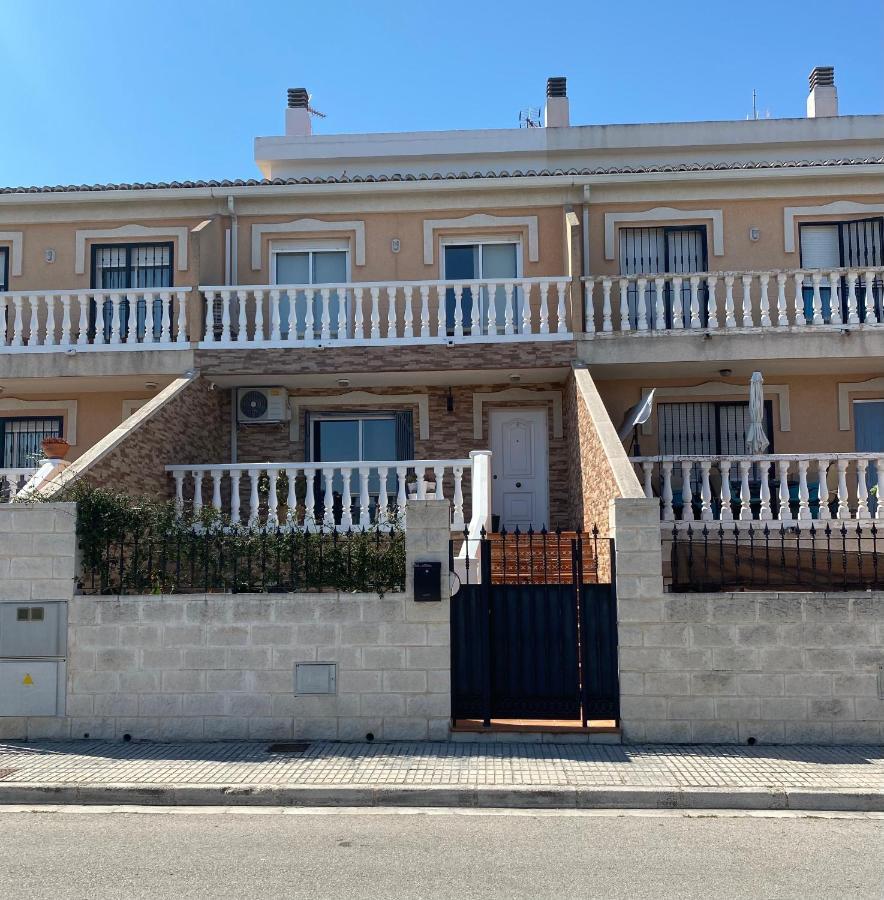 Comfortable Guest Room With Balcony Beniarjo Екстериор снимка