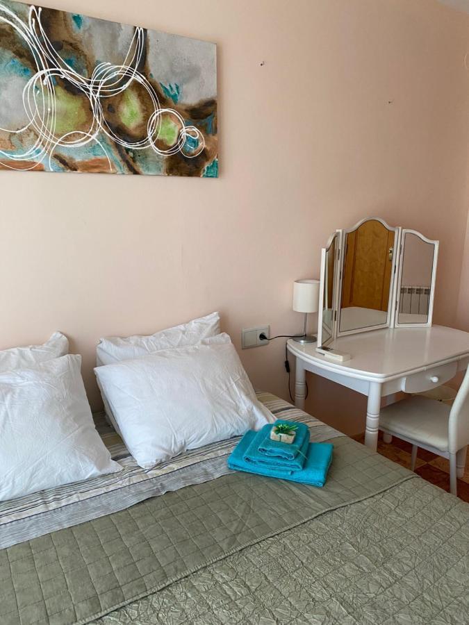 Comfortable Guest Room With Balcony Beniarjo Екстериор снимка